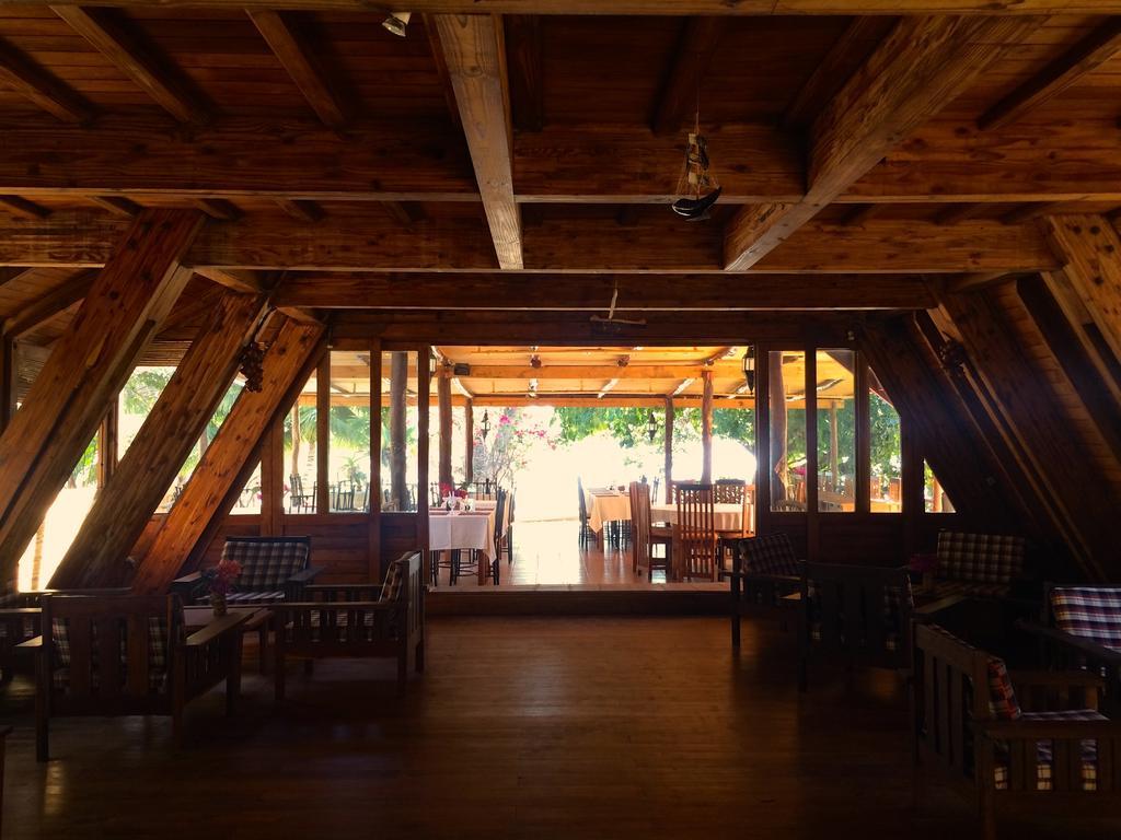 Bamboo Club Ifaty Hotel Exterior photo